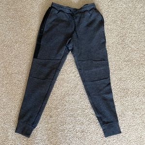 American Eagle Joggers (Active Flex)